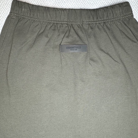 NWOT FEAR OF GOD Essentials Logo-patch Straight Midi Skirt 100% Cotton, Size XS - Picture 6 of 9